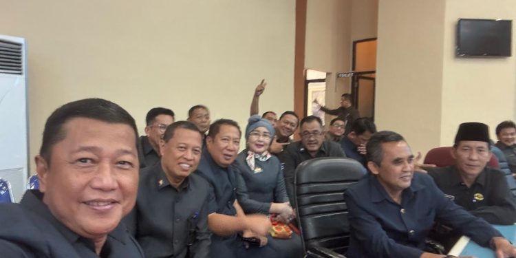 DPRD Tanggamus Sahkan Perubahan APBD 2025: Bupati Ingatkan Bahaya Isu Hoaks di Medsos