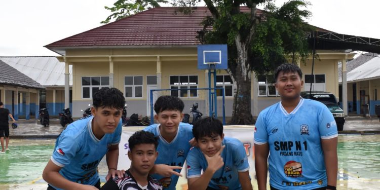 Deep Learning-Coding Dorong Inovasi Pembelajaran SMPN 1 Padang Ratu