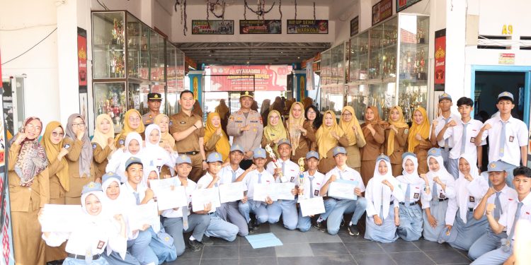 Kapolres Lampung Utara Jadi Pembina Upacara di SMA 1 Kotabumi, Beri Peringatan Keras Soal Bahaya Kenakalan Remaja