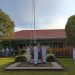 Upacara Bendera SMA Negeri 1 Kebun Tebu Berlangsung Haru, Kepala Sekolah Supriantoro Purna Tugas Setelah Tiga Tahun Mengabdi