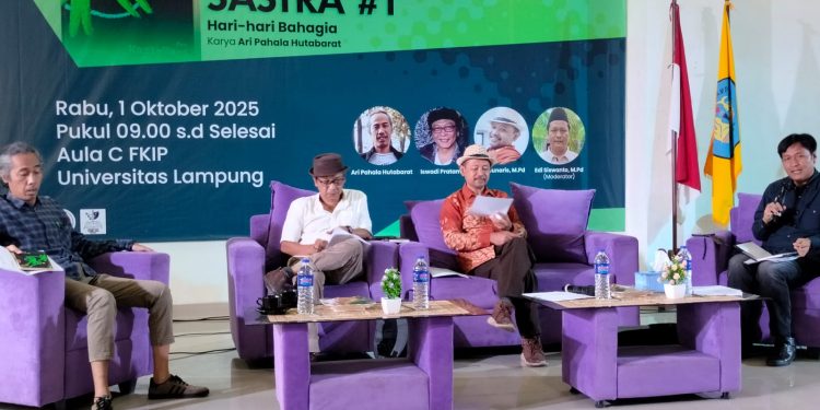 Munaris Bongkar Rahasia Puisi Ari Pahala: “Romantisnya Ada di Diksi, Bukan di Dirinya”