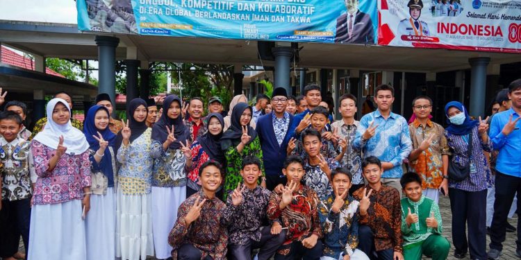 Gubernur Lampung Tinjau SPPG Rajabasa, Pastikan Protokol Keamanan Pangan dan Circular Economy Dijalankan