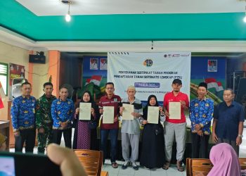 PN Pringsewu Bagikan 200 Sertipikat PTSL di Pekon Gading Rejo, Wujud Kepastian Hukum Bagi Warga