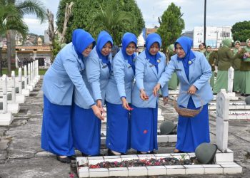 Sambut HUT Ke-80 TNI, Lanal Lampung Gelar Ziarah Nasional Penuh Khidmat di TMP Tanjung Karang