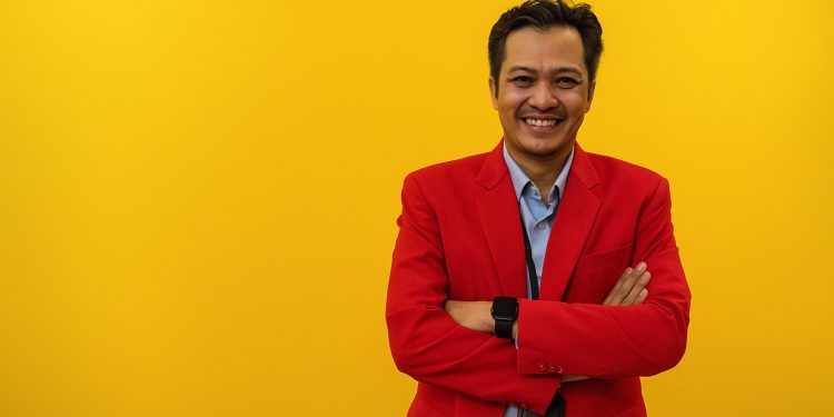 Ketika Bahasa Menjadi Senjata Politik: Muhammad Alfariezie dan Puisi Imaji-Sosial yang Mengguncang Bandar Lampung