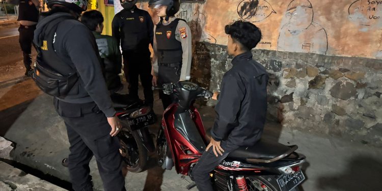 Tengah Malam di Gisting, Polisi Gagalkan Balap Liar dan Cegah Kejahatan: Patroli Perintis Polres Tanggamus Dapat Apresiasi Warga