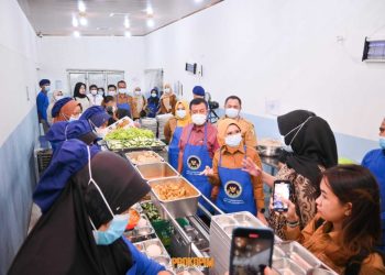 Bupati Pesawaran Tinjau SPPG Padang Manis, Pastikan Standar Gizi dan Keamanan Pangan Terjaga