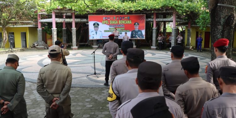 Polres Tanggamus Siaga Hadapi Ancaman Bencana Hidrometeorologi, Latihan Gabungan di Pantai Muara Indah
