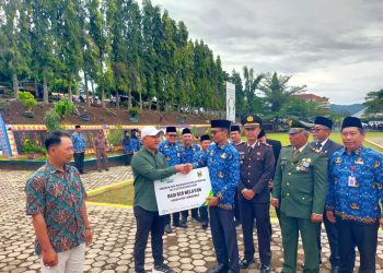 Wabup Tanggamus Ajak Masyarakat Jadi Pahlawan untuk Diri, Keluarga, dan Lingkungan di Peringatan Hari Pahlawan dan HKN 2025