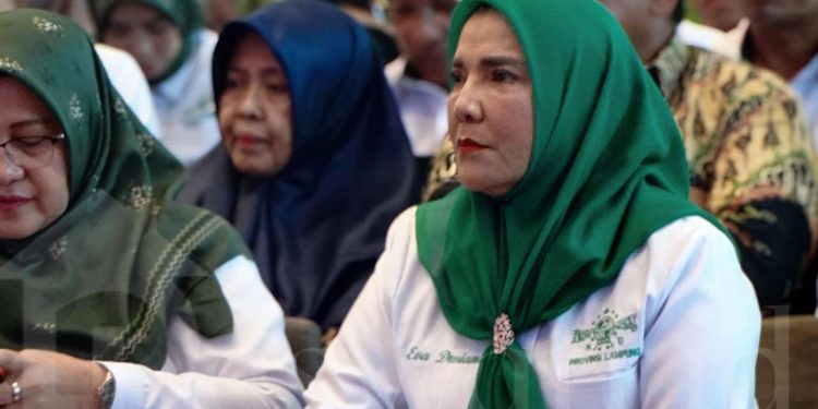 Eva Dwiana–Eka Afriana dan “Buah Terlarang” SMA Siger, Ketika Aturan Negara Diabaikan Layaknya Kisah Siti Hawa