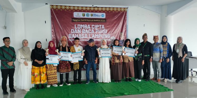 Siswa SMA IT Al Firdaus Sapu Bersih Juara Lomba Cipta-Baca Puisi Bahasa Lampung, Sorotan Publik Menguat: “Generasi Baru Penyala Sastra Daerah!”