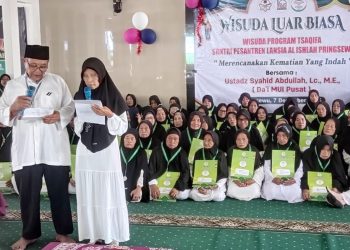 Wisuda Santri Lansia Al-Ishlah: 109 Peserta Belajar Seni Menyambut Husnul Khatimah