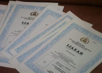 Ijazah Lulusan Kebidanan Akbid Wira Buana Tertahan Tiga Tahun