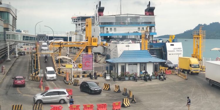 Arus Penumpang dan Kendaraan di Bakauheni Menurun Jelang Nataru 2025